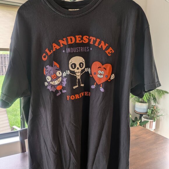 Clandestine Industries XL Unisex Comfort Colors Bat Heart Fall Out Boy T-Shirt - Picture 1 of 7